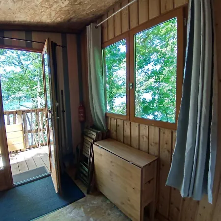 Cabanes Dans Les Arbres Du Country house *